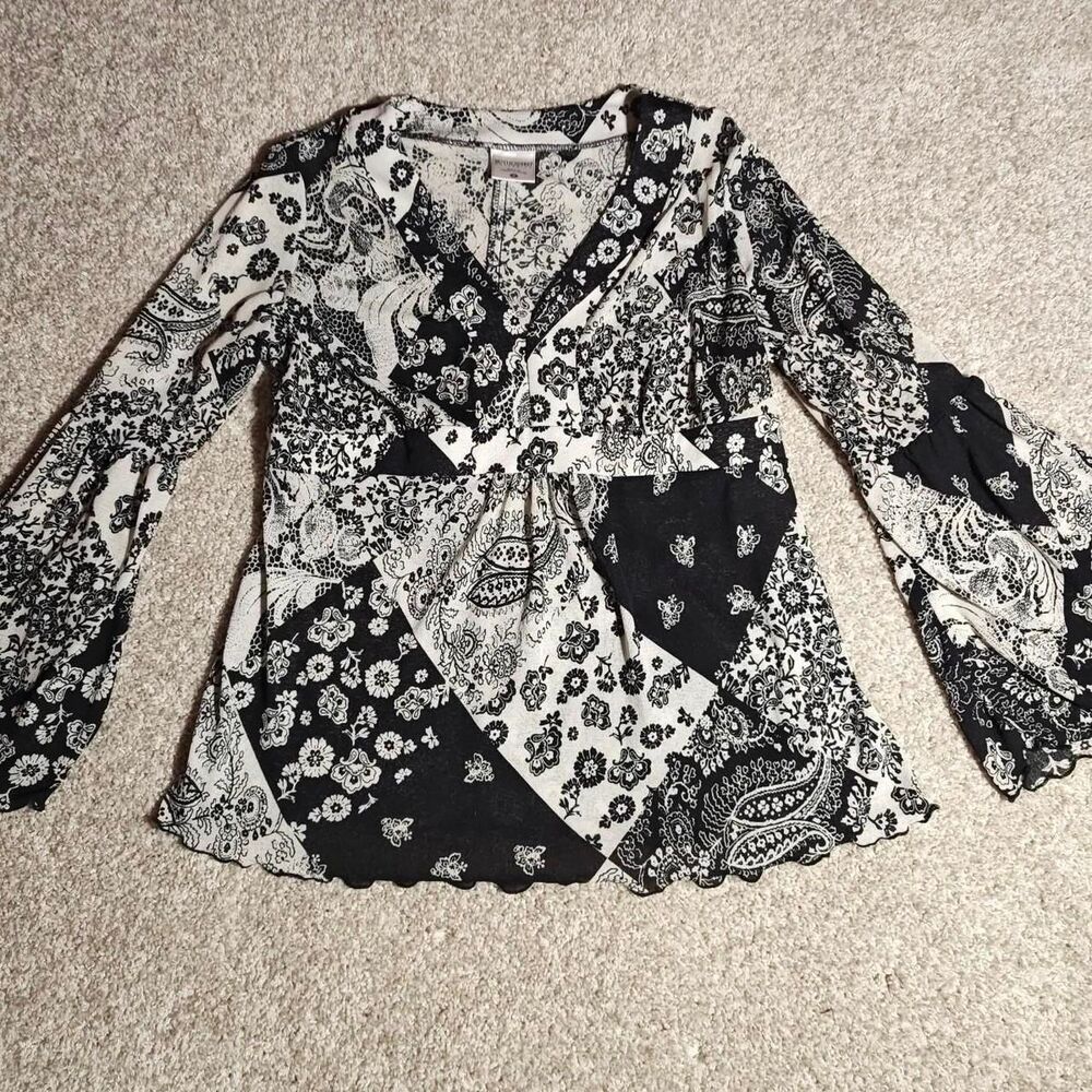Motherhood Women's Black and White Blouse